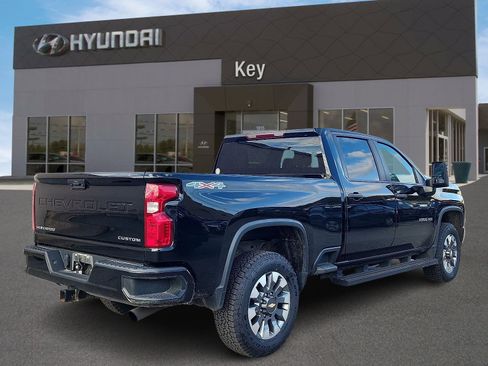 Used 2023 Chevrolet Silverado 2500 Custom w/ Custom Convenience Package image 4