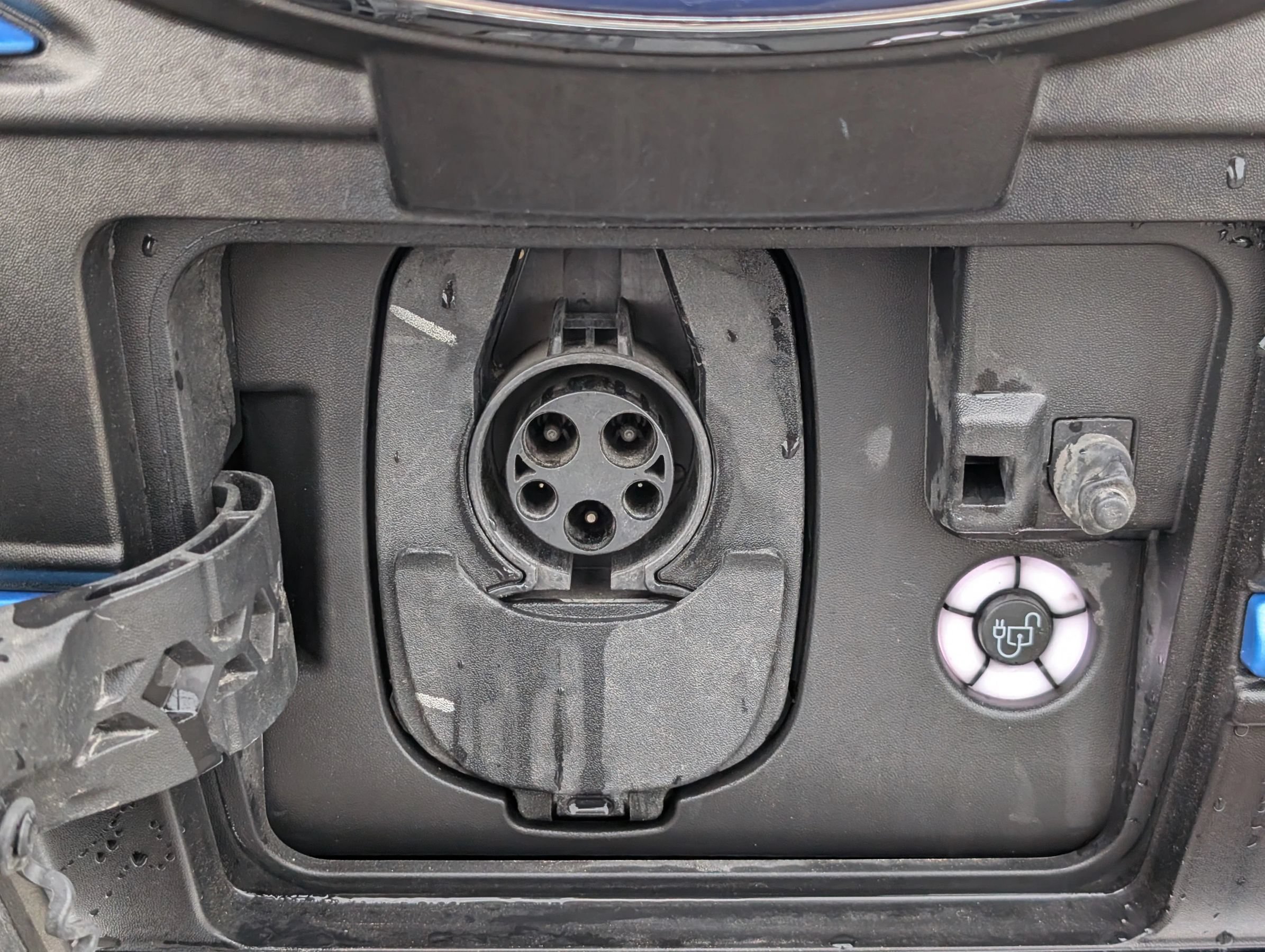 Used 2022 Ford E-Transit Medium Roof RWD image 5