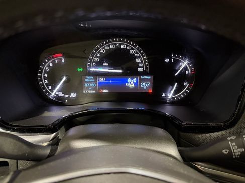 Used 2018 Cadillac XT5 Luxury w/ Driver Awareness Package image 15