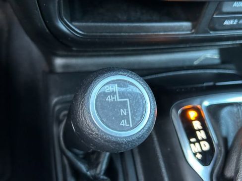 Used 2022 Jeep Gladiator Sport image 21