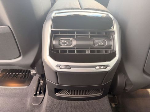 Certified 2025 BMW 760i xDrive w/ Premium Package AWD/4WD image 13