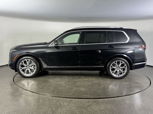 Certified 2024 BMW X7 xDrive40i w/ Climate Comfort Package image 8