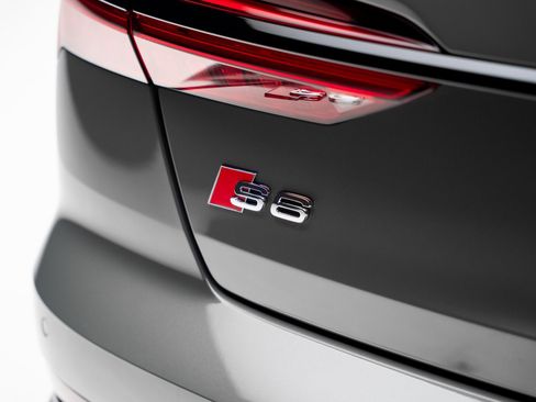 Used 2024 Audi S6 Premium Plus w/ Premium Plus Package image 30