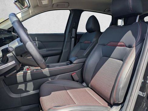 Used 2025 Nissan Kicks SR FWD image 15