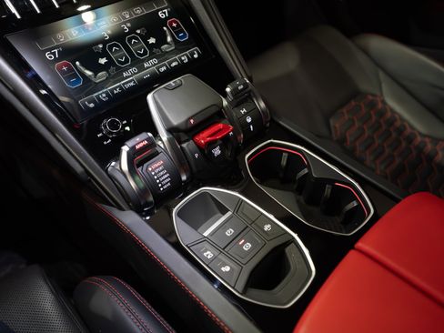 Used 2022 Lamborghini Urus AWD/4WD image 20