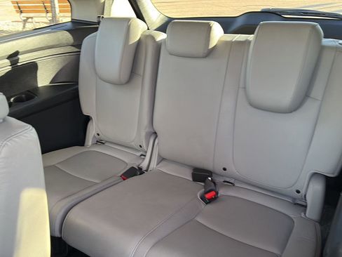 Certified 2024 Honda Odyssey EX-L image 22