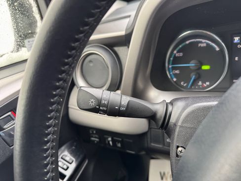 Used 2016 Toyota RAV4 Limited image 21