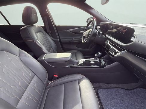 Used 2025 Buick Envista Avenir image 18