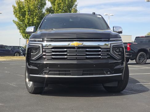 New 2026 Chevrolet Suburban Premier image 12