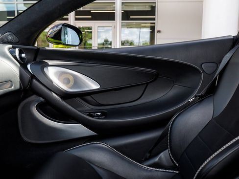 Used 2023 McLaren GT RWD image 42