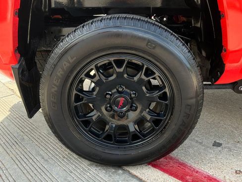 Used 2024 Toyota Tacoma TRD Sport w/ TRD Sport Premium Package RWD image 9