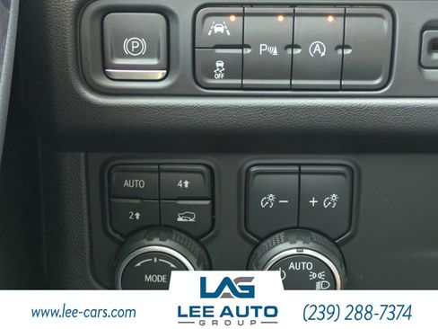 Used 2023 Chevrolet Suburban LT AWD/4WD image 20