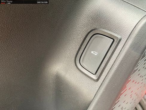 Used 2025 GMC Terrain Elevation w/ Elevation Premium Package AWD/4WD image 23