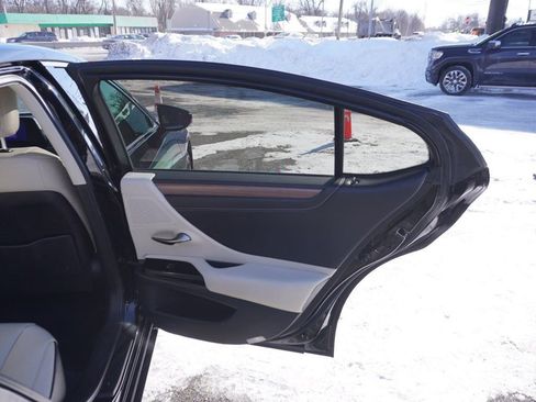 Used 2023 Lexus ES 250 w/ Premium Package image 27