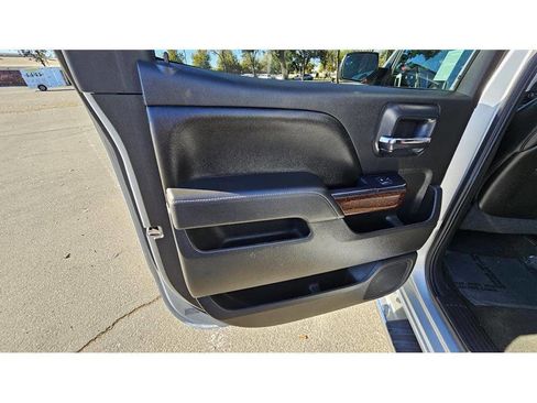 Used 2015 GMC Sierra 1500 SLT w/ SLT Crew Cab Value Package image 32