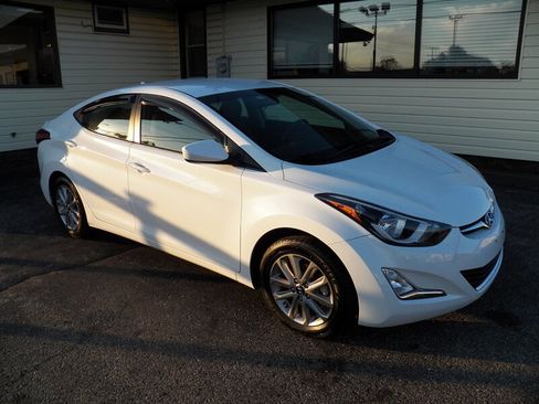 Used 2014 Hyundai Elantra SE w/ Option Group 02 image 3