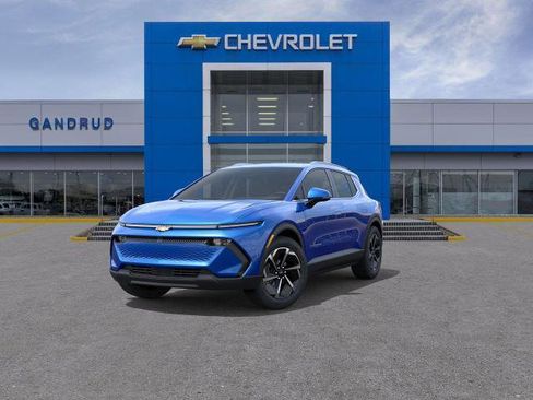 New 2026 Chevrolet Equinox EV LT image 32