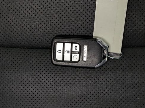 Used 2018 Honda Accord Touring image 16