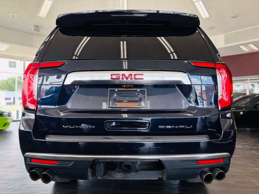 Used 2021 GMC Yukon XL Denali w/ Advanced Technology Package AWD/4WD image 11