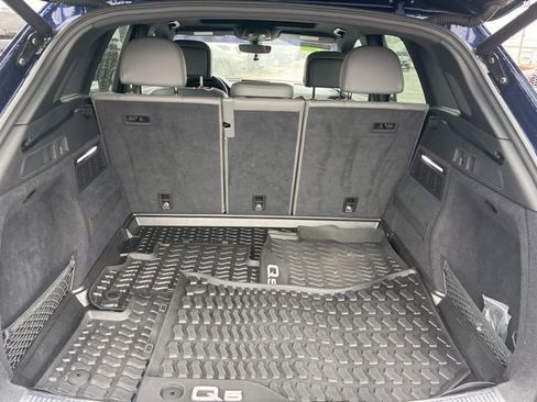 Used 2018 Audi SQ5 Premium Plus w/ Navigation Package image 27