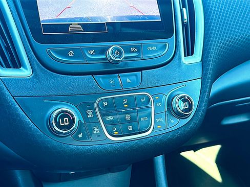 Used 2024 Chevrolet Malibu LT image 33