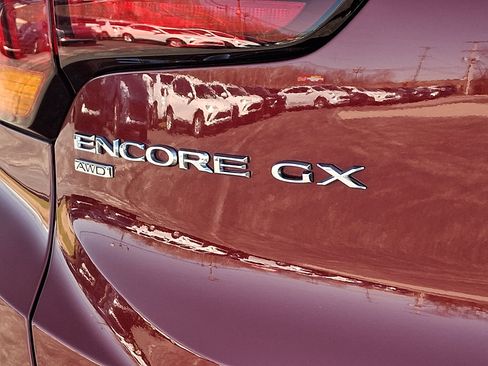 Used 2022 Buick Encore GX Essence w/ Experience Buick Package image 32