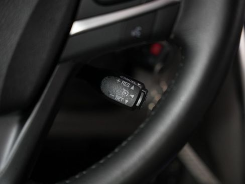 Used 2017 Toyota Camry SE FWD image 16