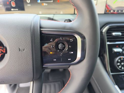 Used 2025 Nissan Armada PRO-4X w/ Pro-4X Premium Package AWD/4WD image 33