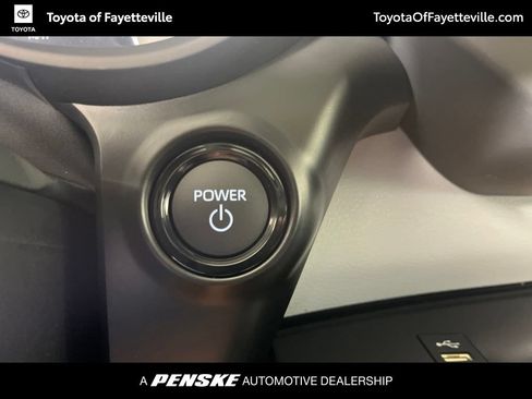 Used 2026 Toyota Sienna XLE FWD image 34