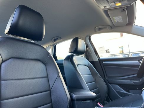 Used 2024 Volkswagen Jetta SE image 16