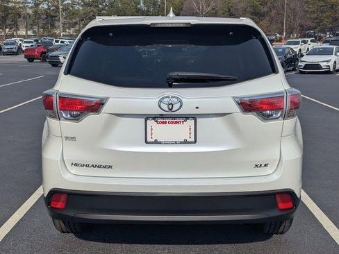 Used 2016 Toyota Highlander XLE image 6