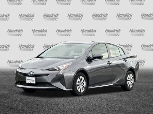 Used 2017 Toyota Prius Three image 9