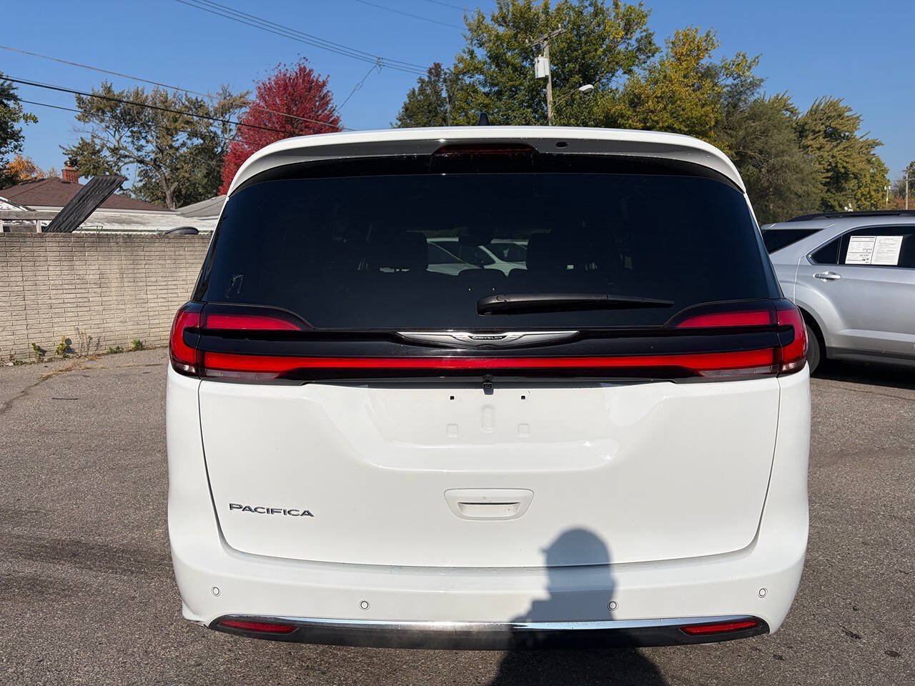 Used 2026 Chrysler Pacifica Select FWD image 6