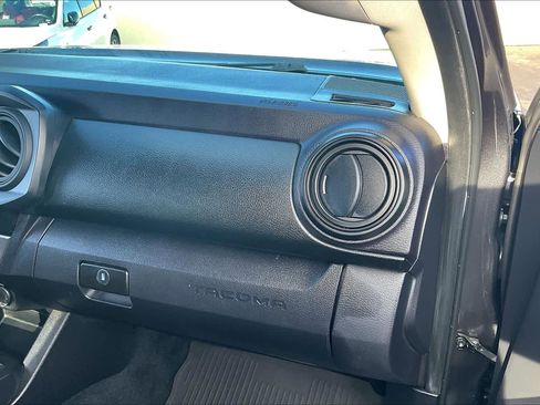 Used 2022 Toyota Tacoma SR image 17