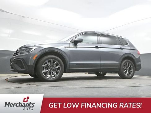 Used 2023 Volkswagen Tiguan SE AWD/4WD image 34