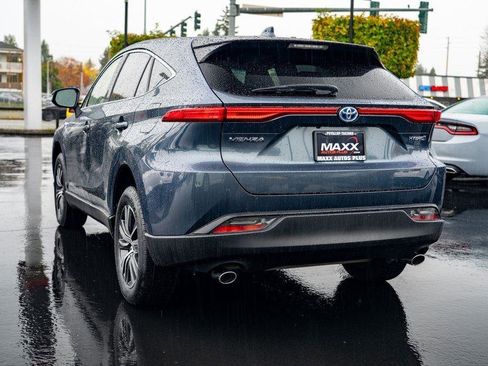 Used 2021 Toyota Venza LE image 12