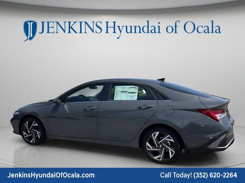 New 2026 Hyundai Elantra Limited FWD image 10