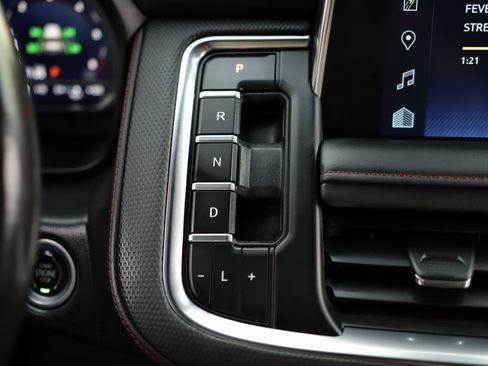 Used 2022 Chevrolet Suburban RST w/ Luxury Package image 21