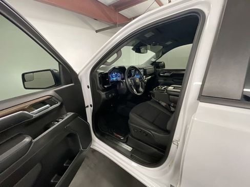 Used 2023 Chevrolet Silverado 1500 LT image 10