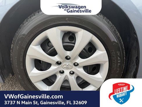 Used 2024 Toyota Corolla LE image 28