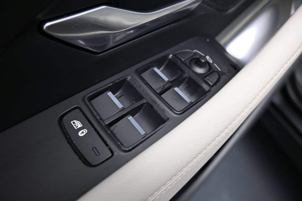 Used 2019 Jaguar E-PACE S AWD/4WD image 11