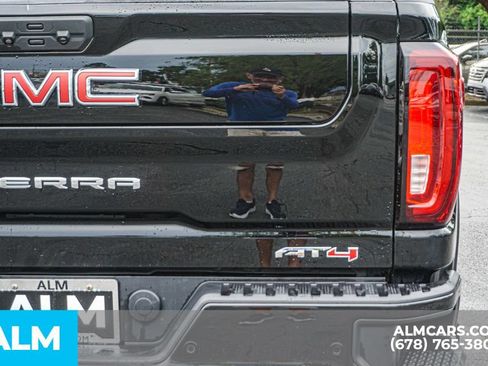 Used 2023 GMC Sierra 2500 AT4 w/ AT4 Preferred Package AWD/4WD image 12