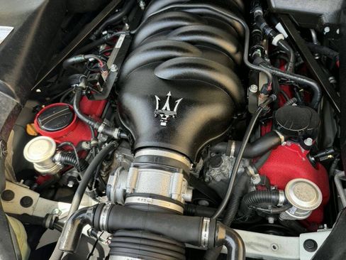 Used 2018 Maserati GranTurismo Sport RWD image 30
