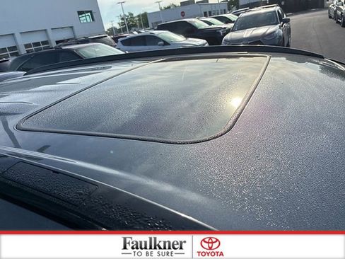 Used 2021 Toyota RAV4 XLE Premium AWD/4WD image 23
