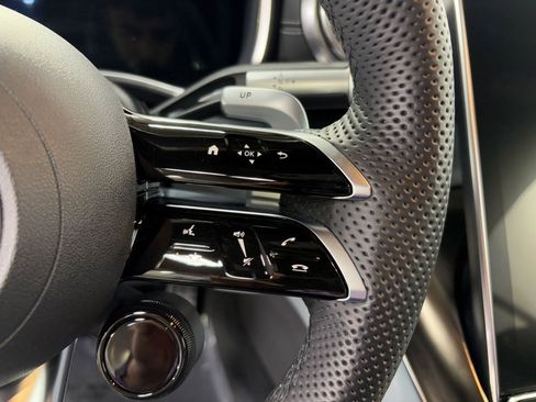 Used 2022 Mercedes-Benz SL 55 AMG 4MATIC w/ Driver Assistance Package image 15