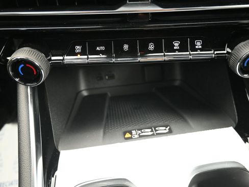 New 2026 Chevrolet Traverse LT w/ Driver Confidence Package FWD image 17