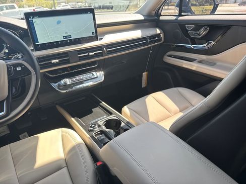 New 2026 Lincoln Corsair Premiere image 30