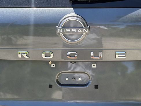 Used 2023 Nissan Rogue S AWD/4WD image 31