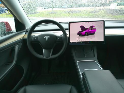Used 2023 Tesla Model Y Long Range image 44