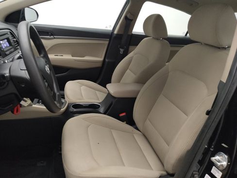 Used 2017 Hyundai Elantra SE image 17